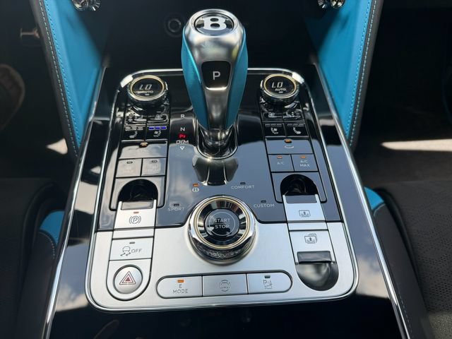 Used 2025 Bentley Flying Spur Plug-In Hybrid AWD/4WD image 27