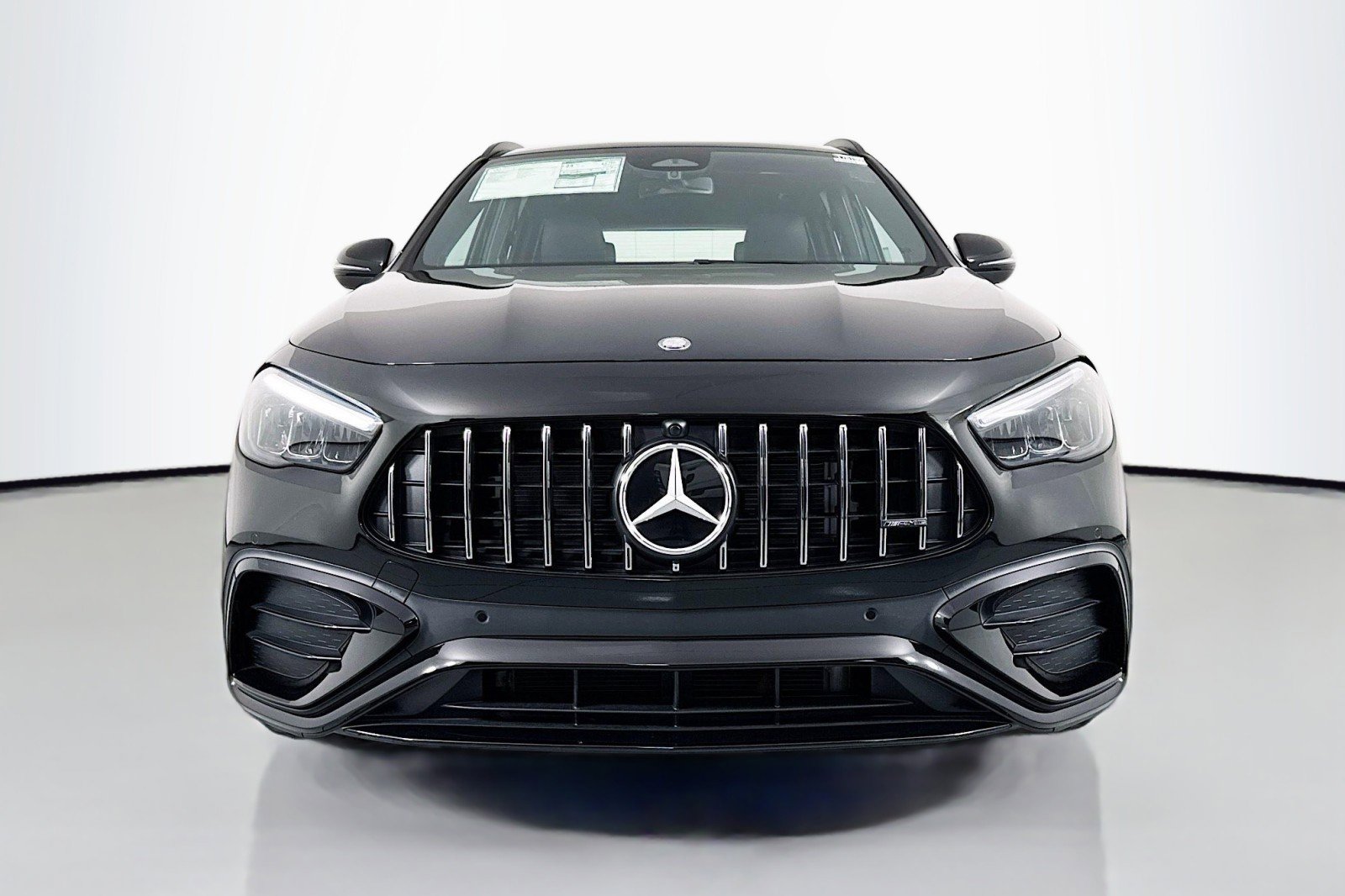 New 2025 Mercedes-Benz GLA 35 AMG 4MATIC image 2