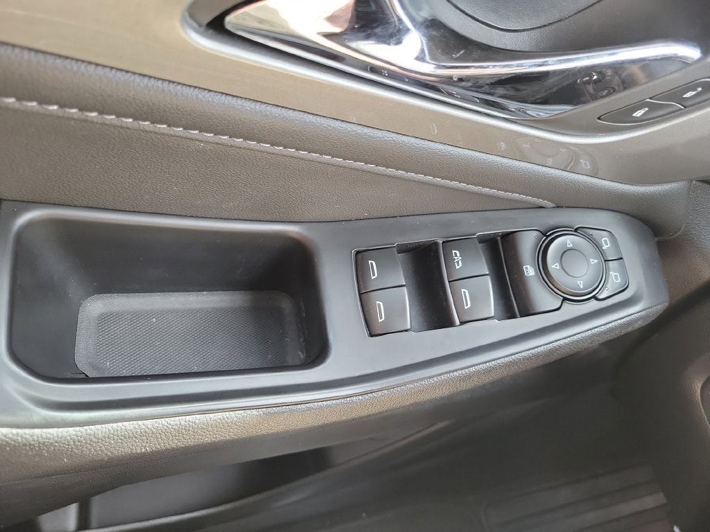 Used 2023 Chevrolet Traverse LT FWD image 22