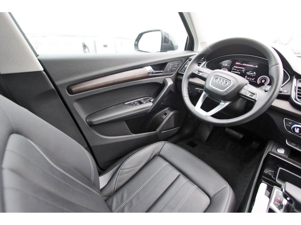 Used 2023 Audi Q5 2.0T Premium Plus w/ Premium Plus Package AWD/4WD image 8
