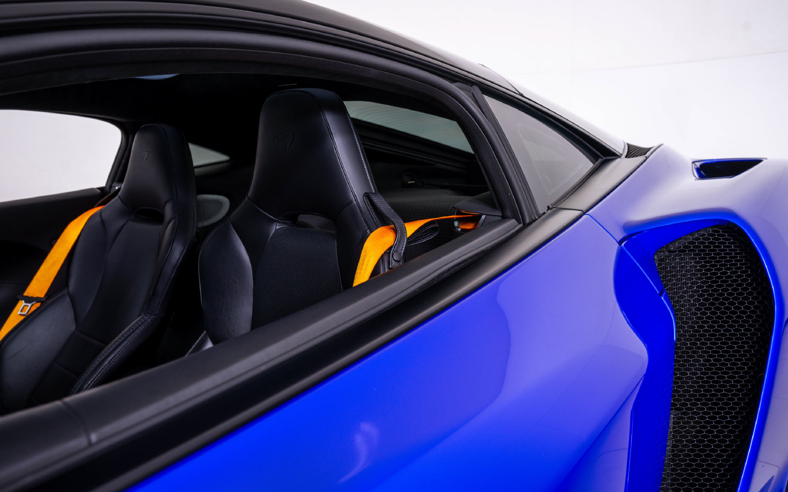 Used 2023 McLaren GT RWD image 11