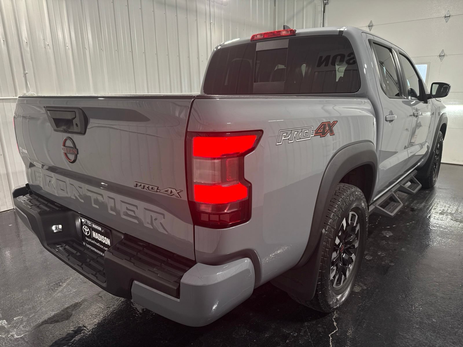 Used 2022 Nissan Frontier PRO-4X w/ Off-Road Protection Package AWD/4WD image 4