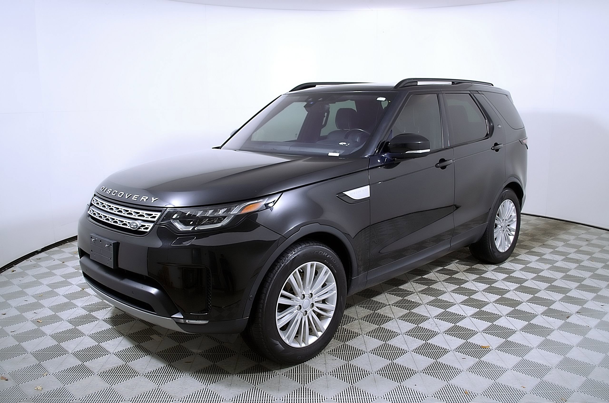 Used 2020 Land Rover Discovery HSE AWD/4WD image 4