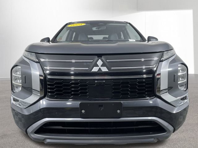 Used 2025 Mitsubishi Outlander SE image 46