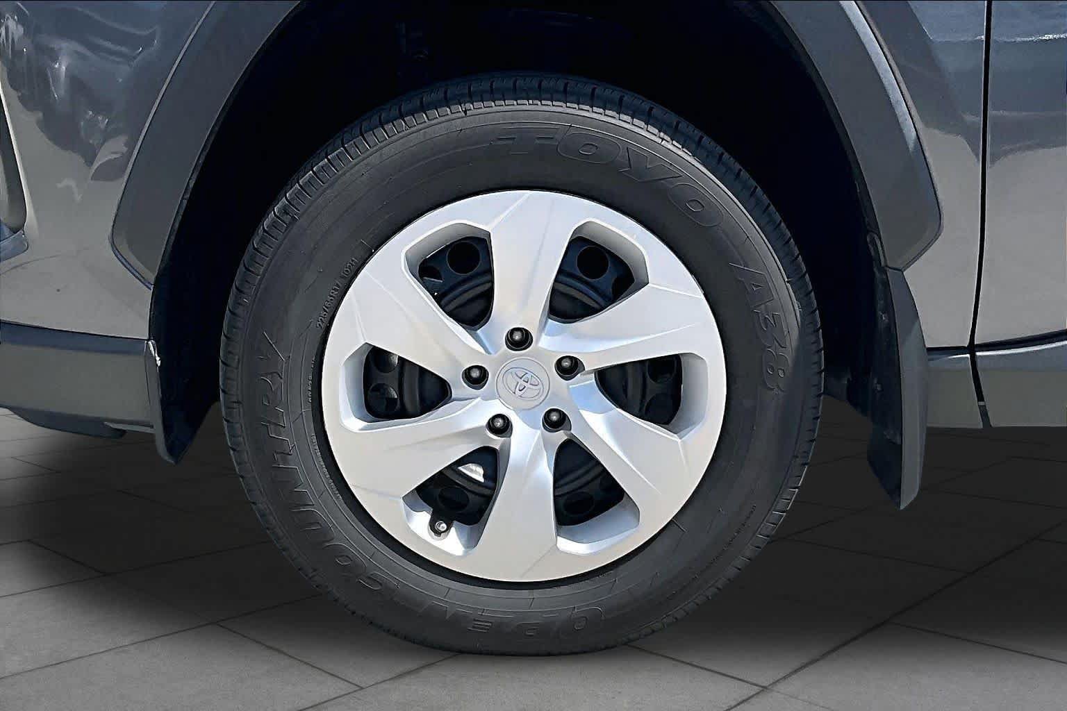 Used 2024 Toyota RAV4 LE FWD image 10
