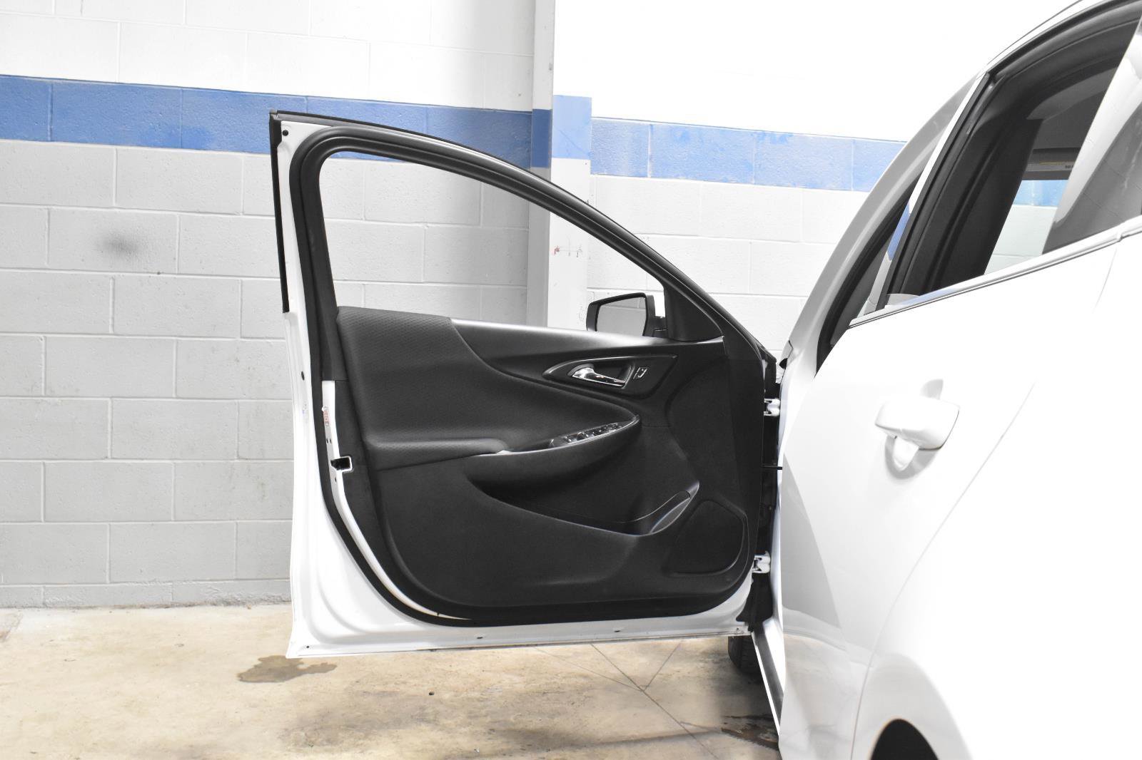 Used 2024 Chevrolet Malibu LT image 9