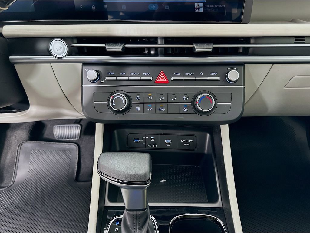 New 2026 Hyundai Tucson SE image 13