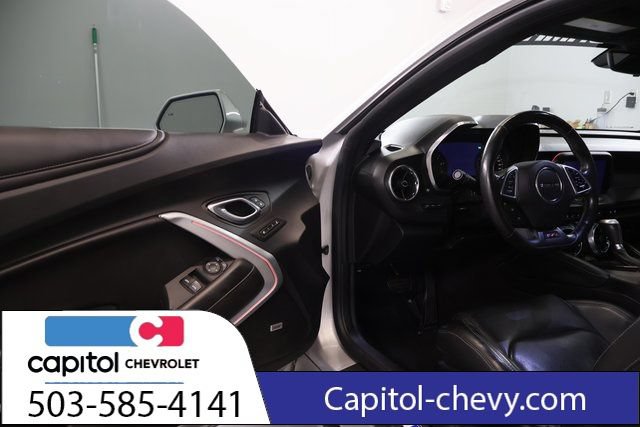 Used 2019 Chevrolet Camaro SS RWD image 10