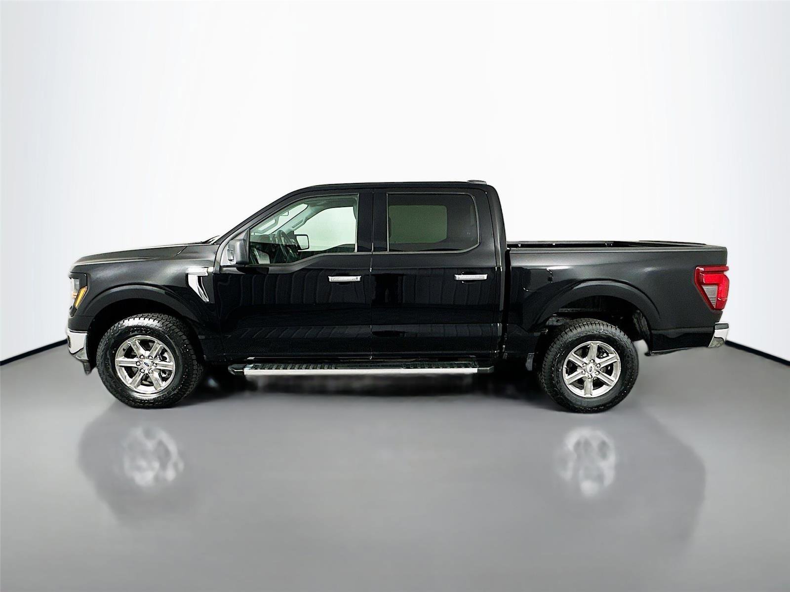 Used 2025 Ford F150 XLT w/ Equipment Group 301A Standard AWD/4WD image 8