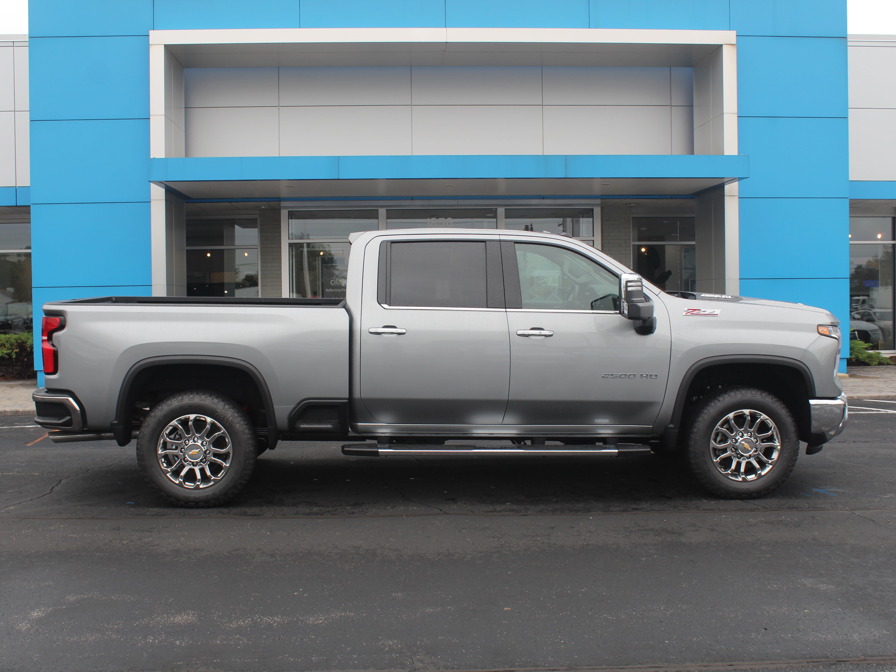 New 2026 Chevrolet Silverado 2500 LTZ w/ LTZ Convenience Package AWD/4WD image 3