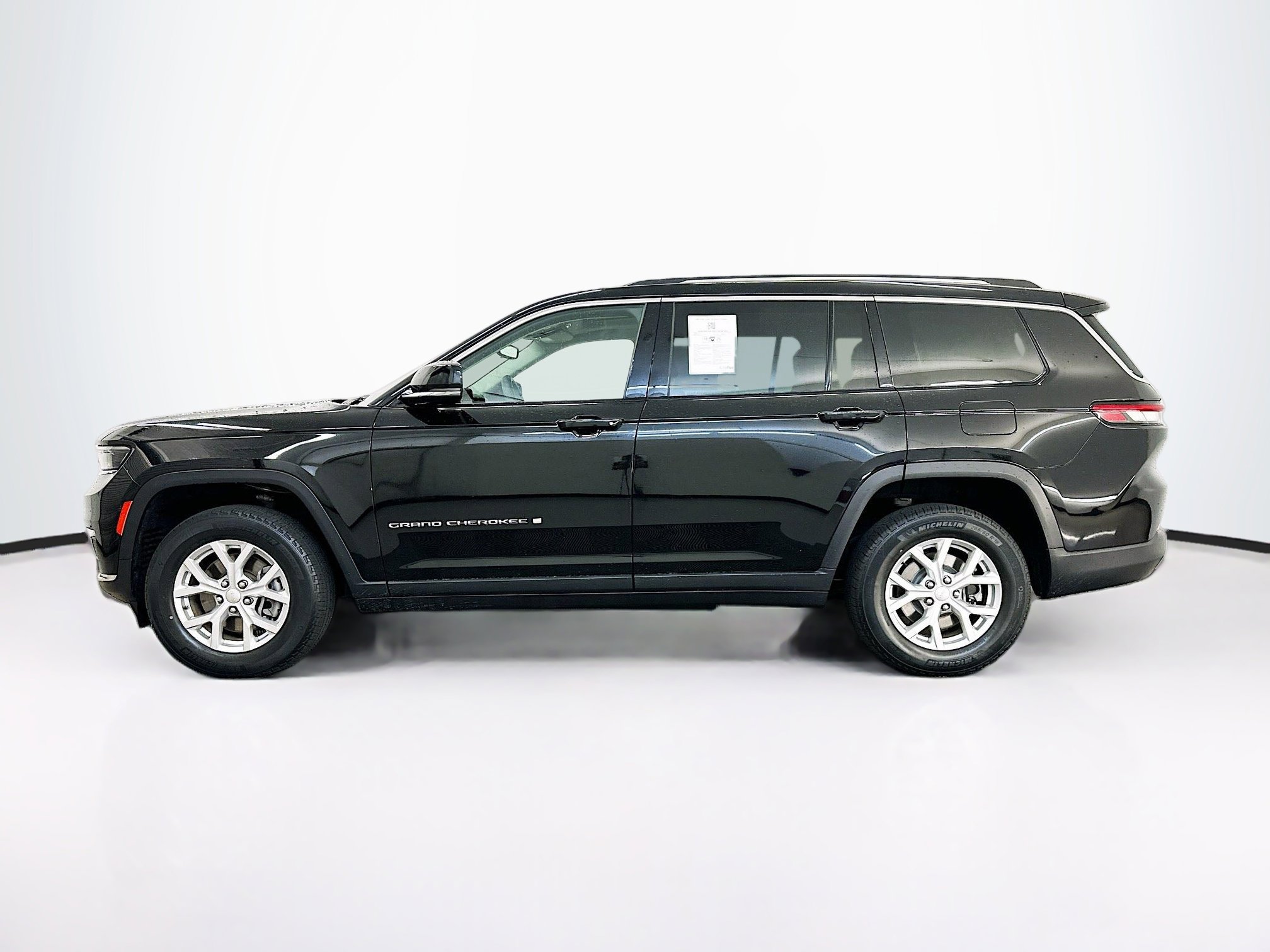 Used 2023 Jeep Grand Cherokee L Limited w/ Trailer Tow Group (B) AWD/4WD image 4