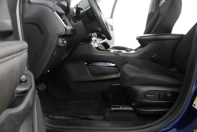 Used 2023 GMC Terrain SLE w/ Driver Convenience Package image 16