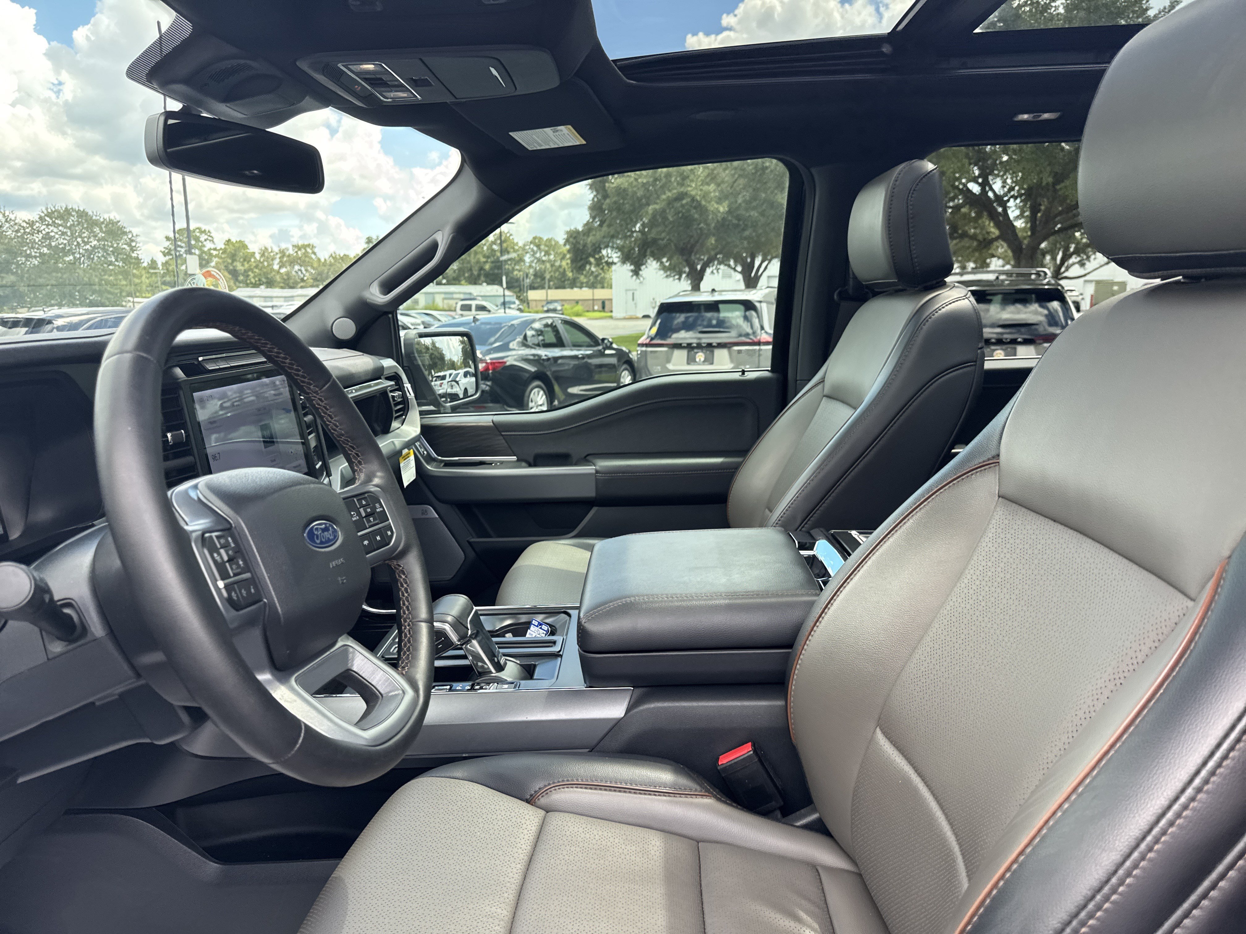 Used 2025 Ford F150 Lariat w/ Equipment Group 502A High AWD/4WD image 13