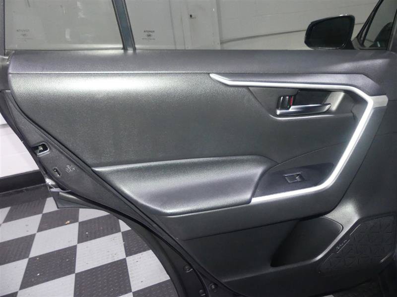 Used 2021 Toyota RAV4 XLE AWD/4WD image 25