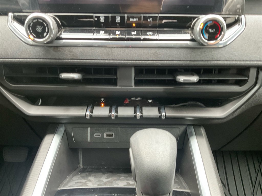 Used 2024 Chevrolet Colorado Trail Boss w/ LPO, Dark Essentials Package image 24