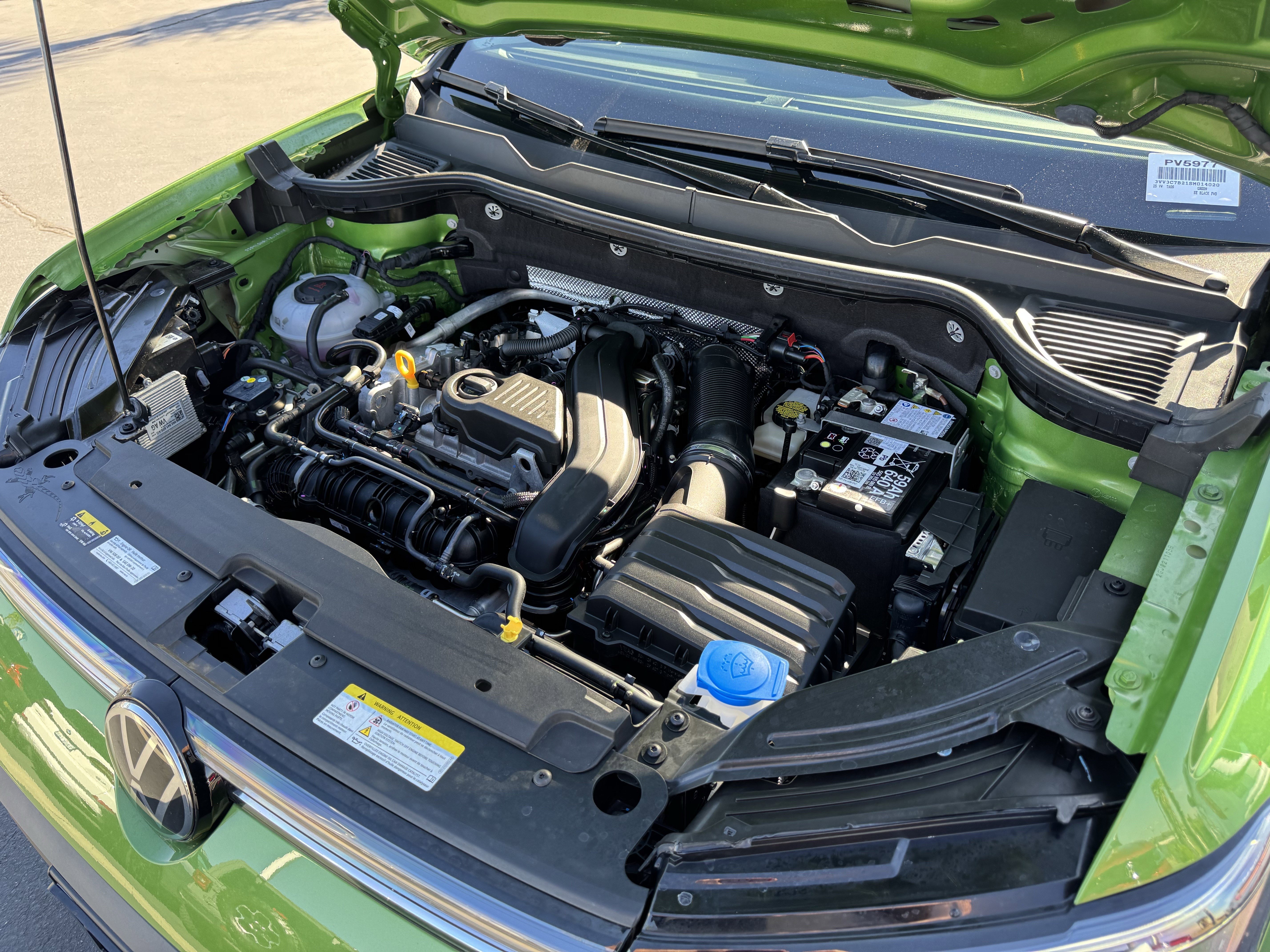 Certified 2025 Volkswagen Taos SE image 39