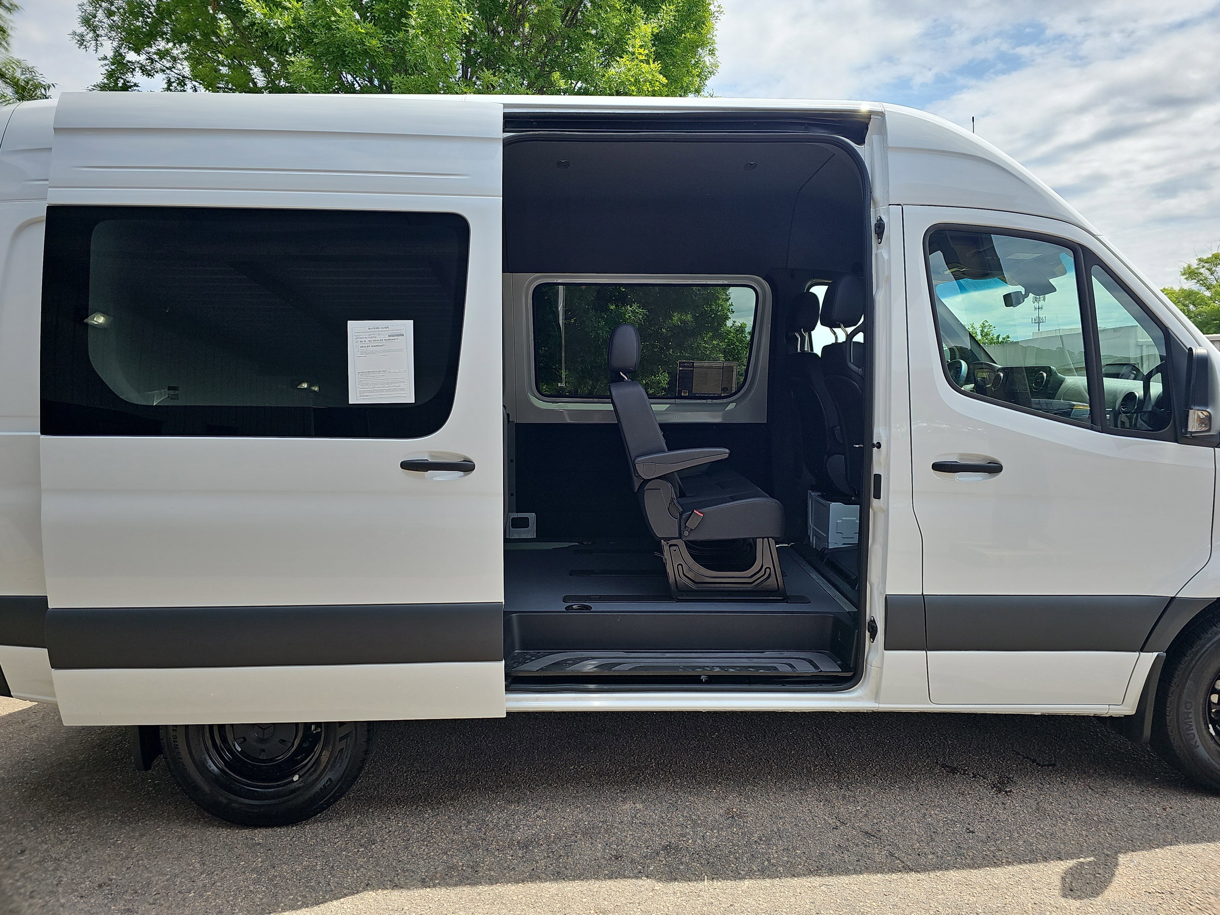 Used 2025 Mercedes-Benz Sprinter 2500 image 13