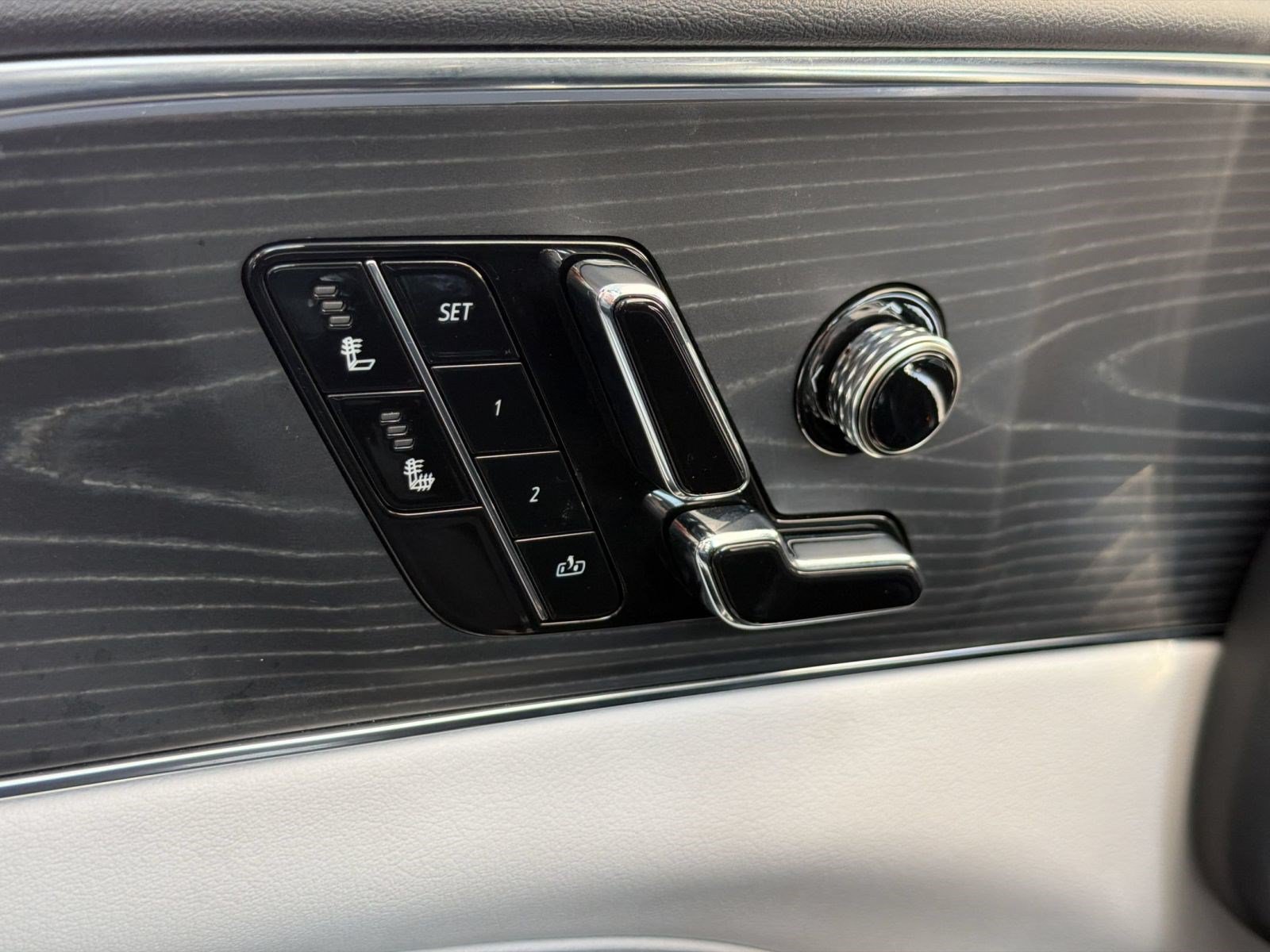 Used 2024 Cadillac Lyriq Luxury RWD image 17