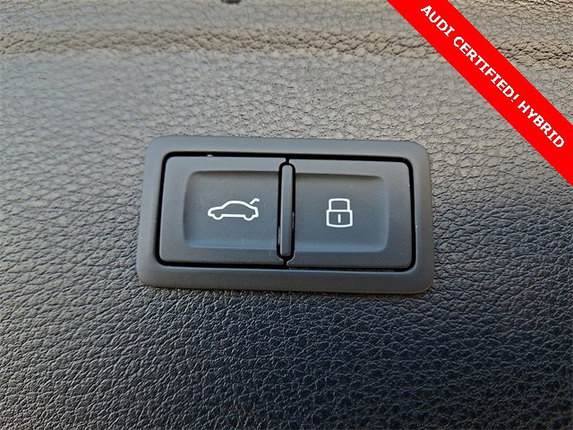 Certified 2024 Audi Q5 e Premium Plus image 30