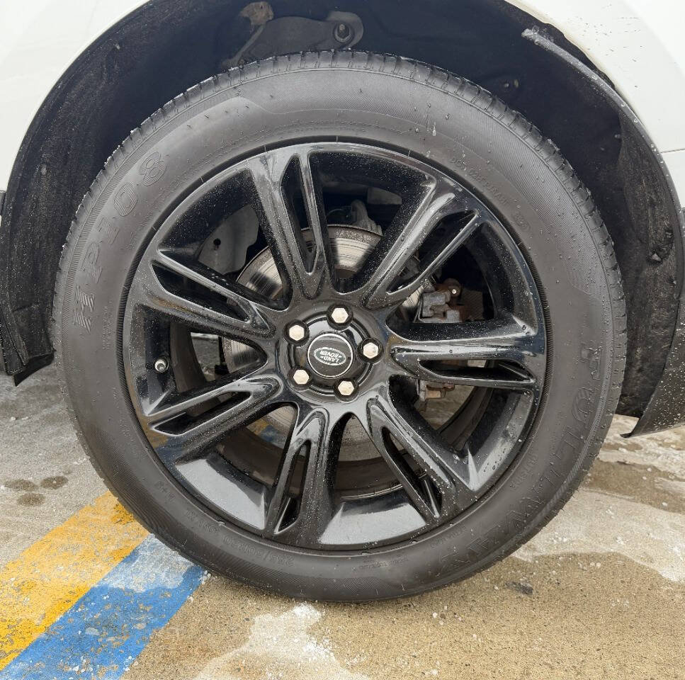 Used 2018 Land Rover Range Rover Velar R-Dynamic SE image 43