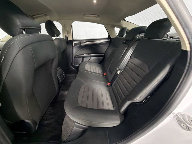 Used 2020 Ford Fusion SE AWD/4WD image 25