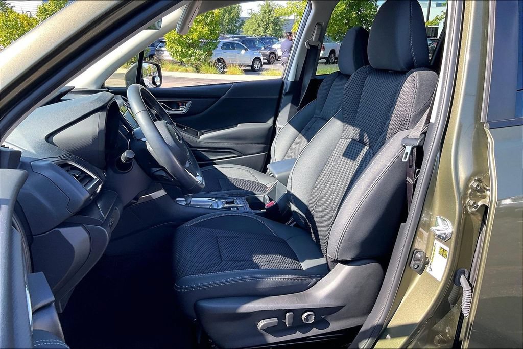 Certified 2023 Subaru Forester Premium AWD/4WD image 28
