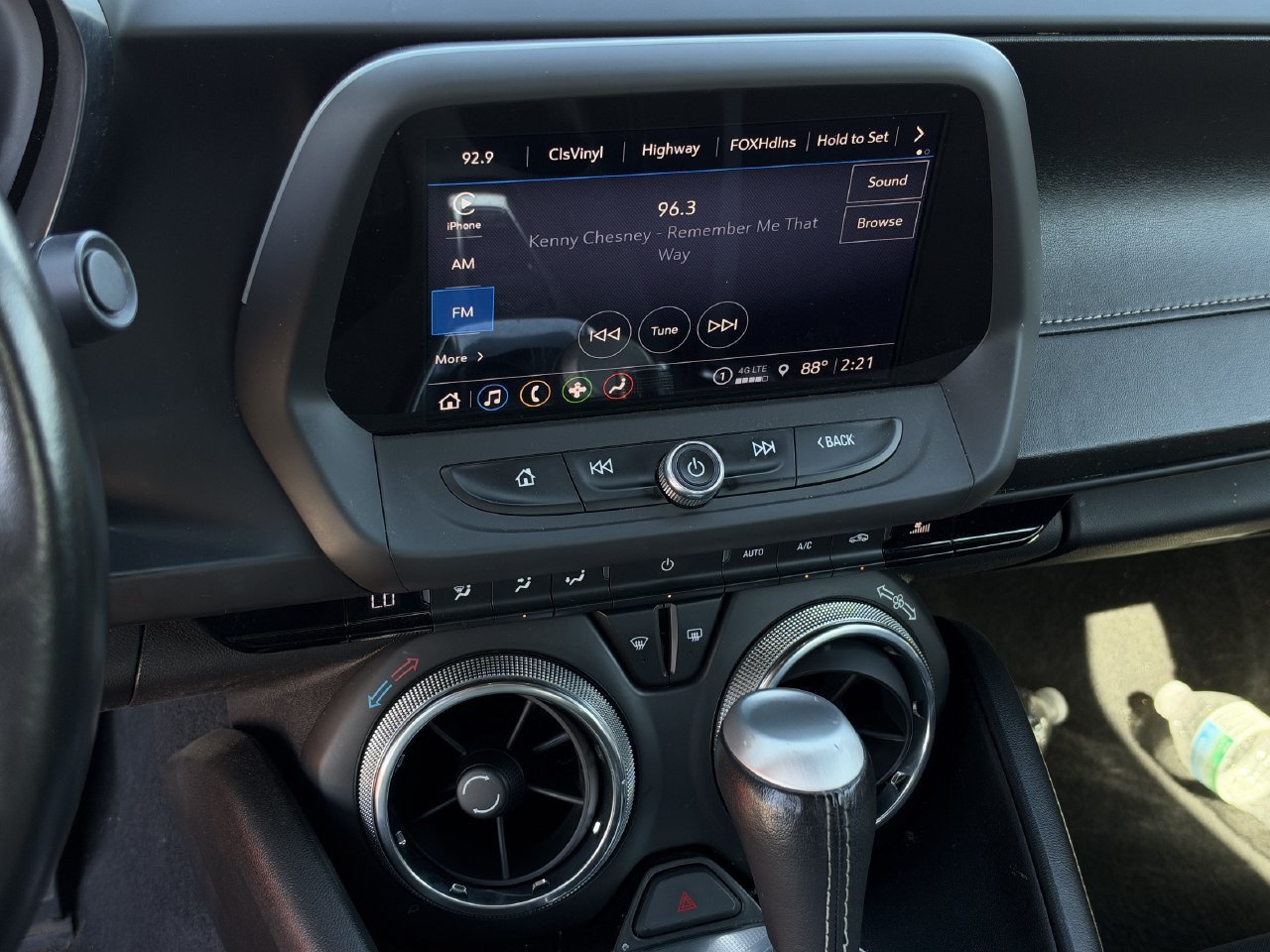 Used 2021 Chevrolet Camaro LT w/ Technology Package RWD image 16