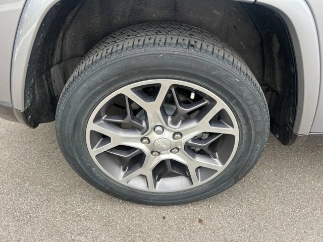Used 2018 Jeep Grand Cherokee Limited RWD image 9