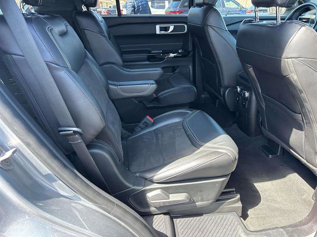 Used 2022 Ford Explorer ST w/ ST Street Pack image 19