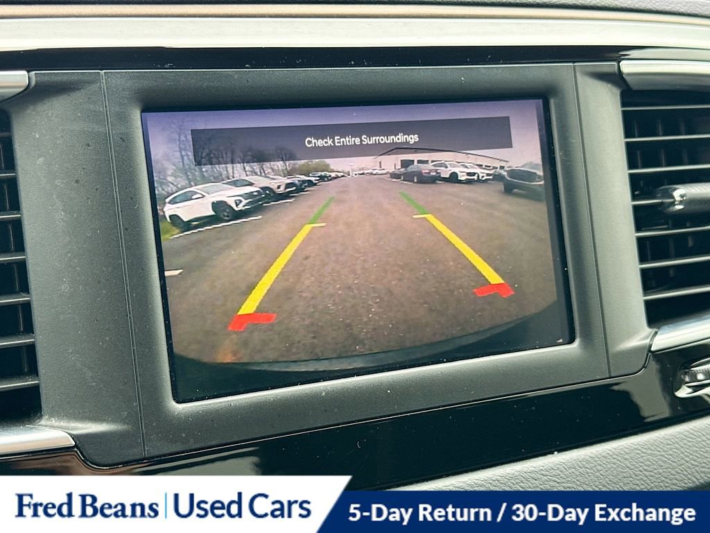 Used 2022 Chrysler Voyager LX image 15