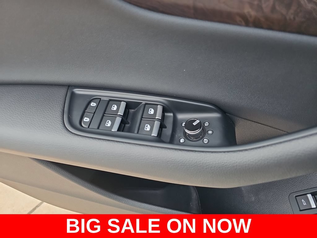 Used 2019 Audi Q8 Premium Plus w/ Premium Plus AWD/4WD image 29