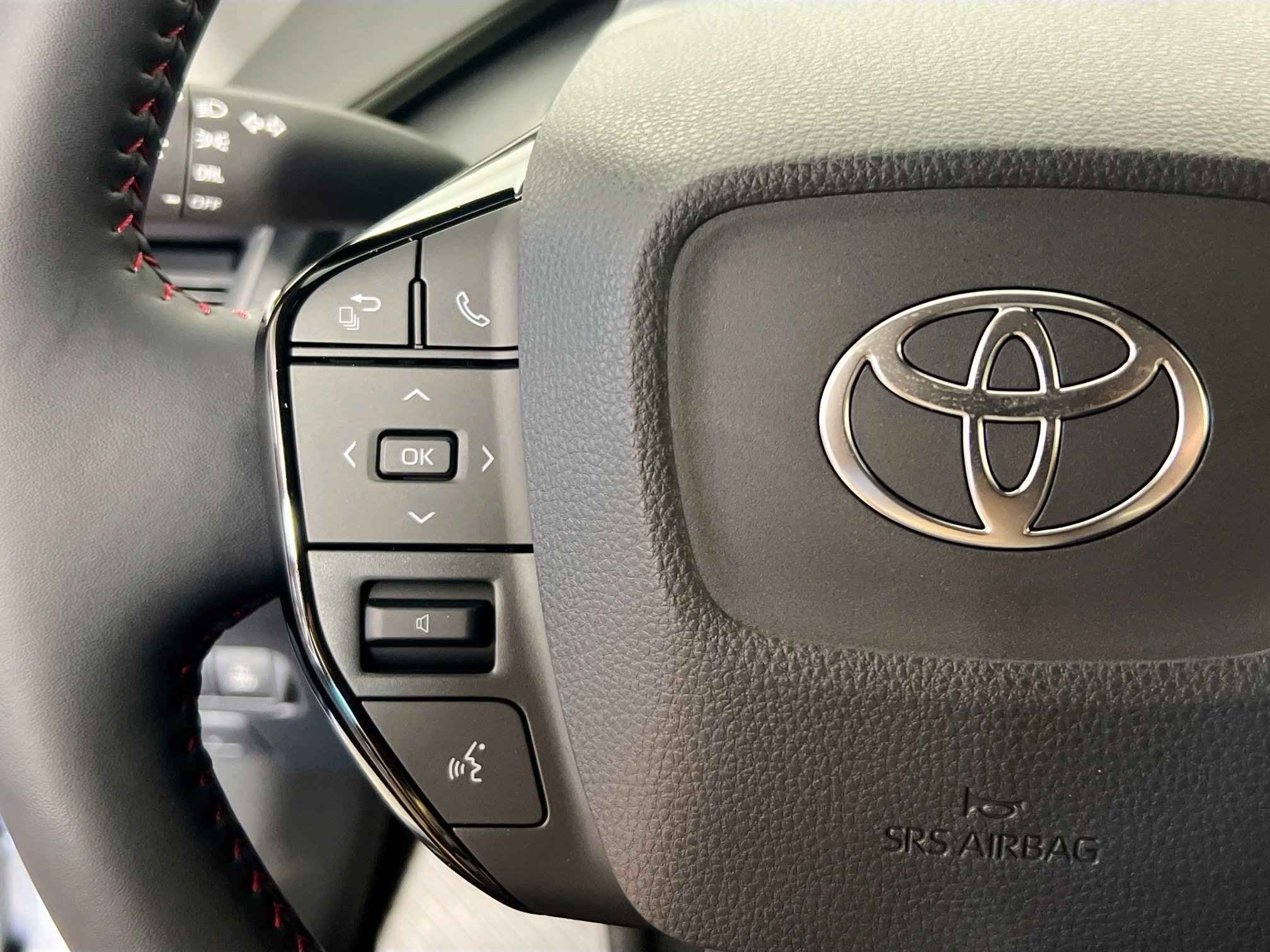 New 2026 Toyota Prius Plug-In Hybrid image 18