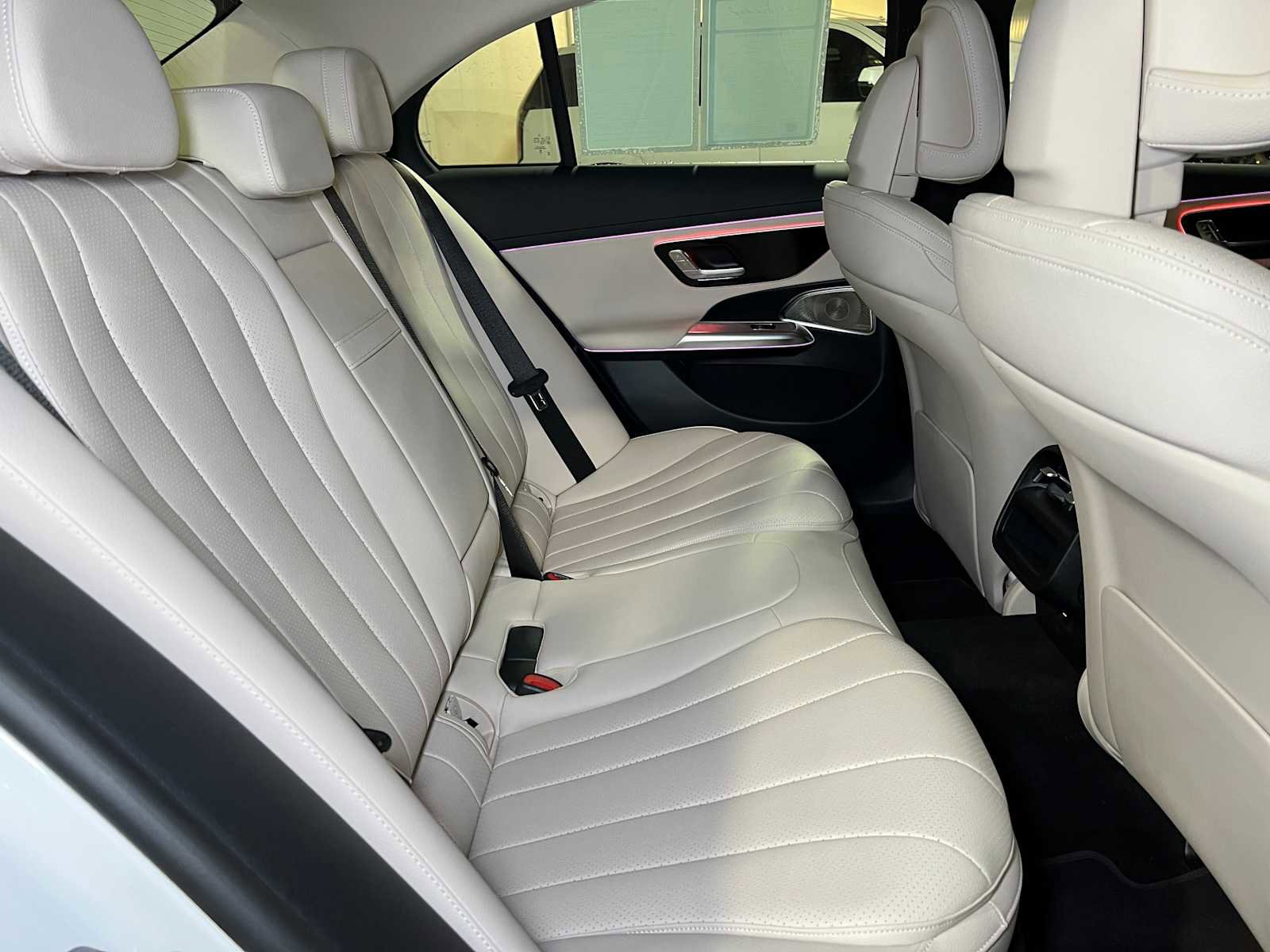 Used 2025 Mercedes-Benz E 350 4MATIC Sedan image 13