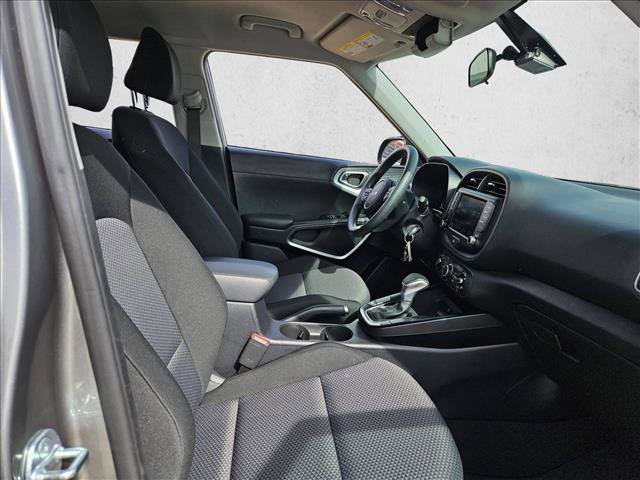 Used 2025 Kia Soul LX w/ LX Technology Package image 22
