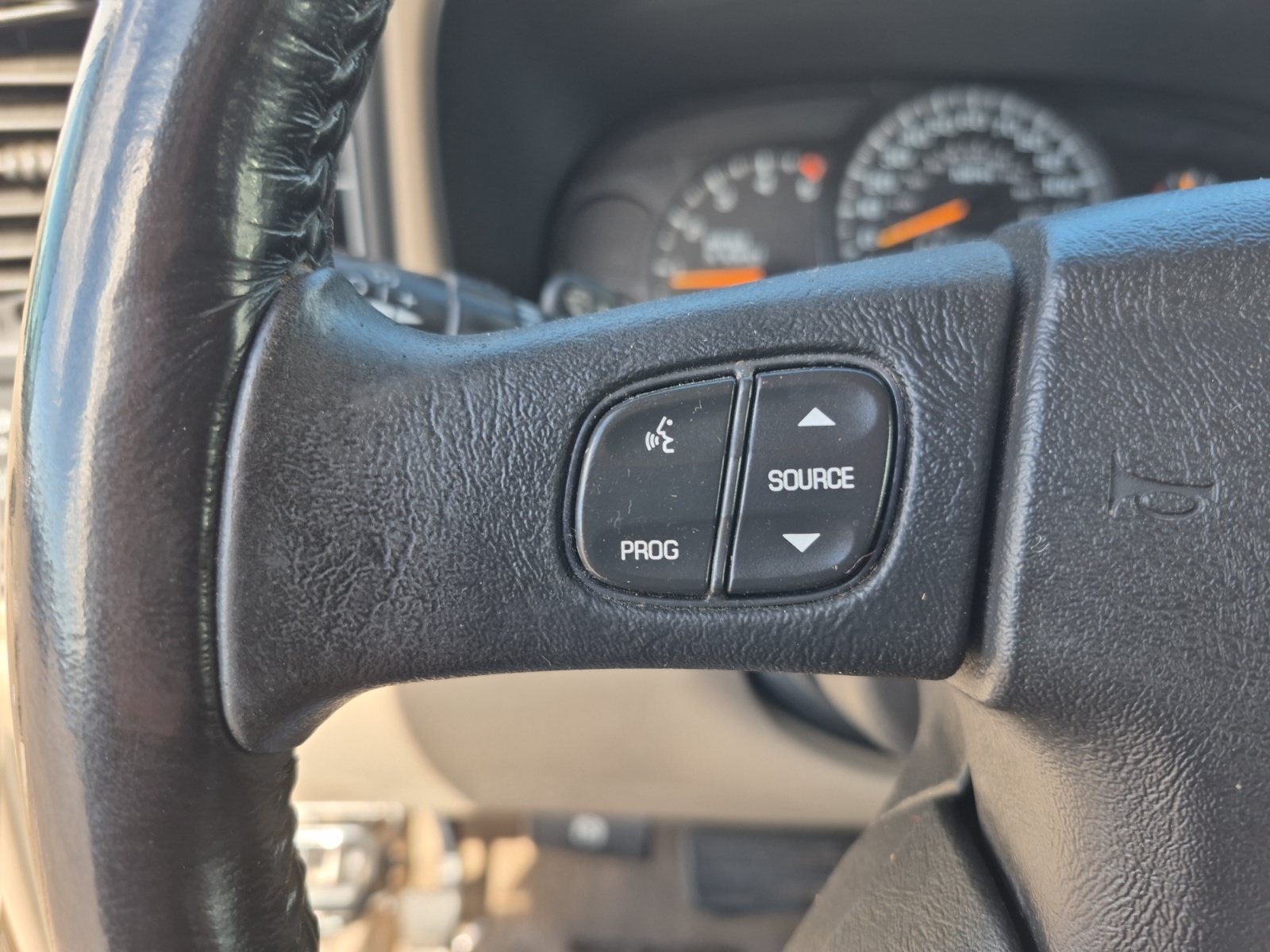 Used 2006 GMC Sierra 2500 SLT w/ Heavy-Duty Power Package AWD/4WD image 26