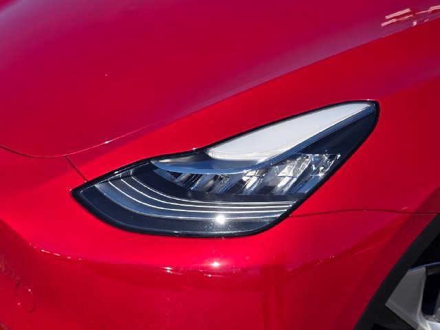 Used 2022 Tesla Model Y Long Range AWD/4WD image 23