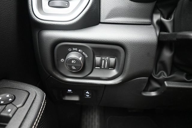 Used 2026 RAM 1500 Laramie AWD/4WD image 13