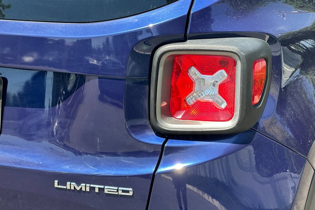 Used 2019 Jeep Renegade Limited w/ UConnect 8.4 Nav Group FWD image 27