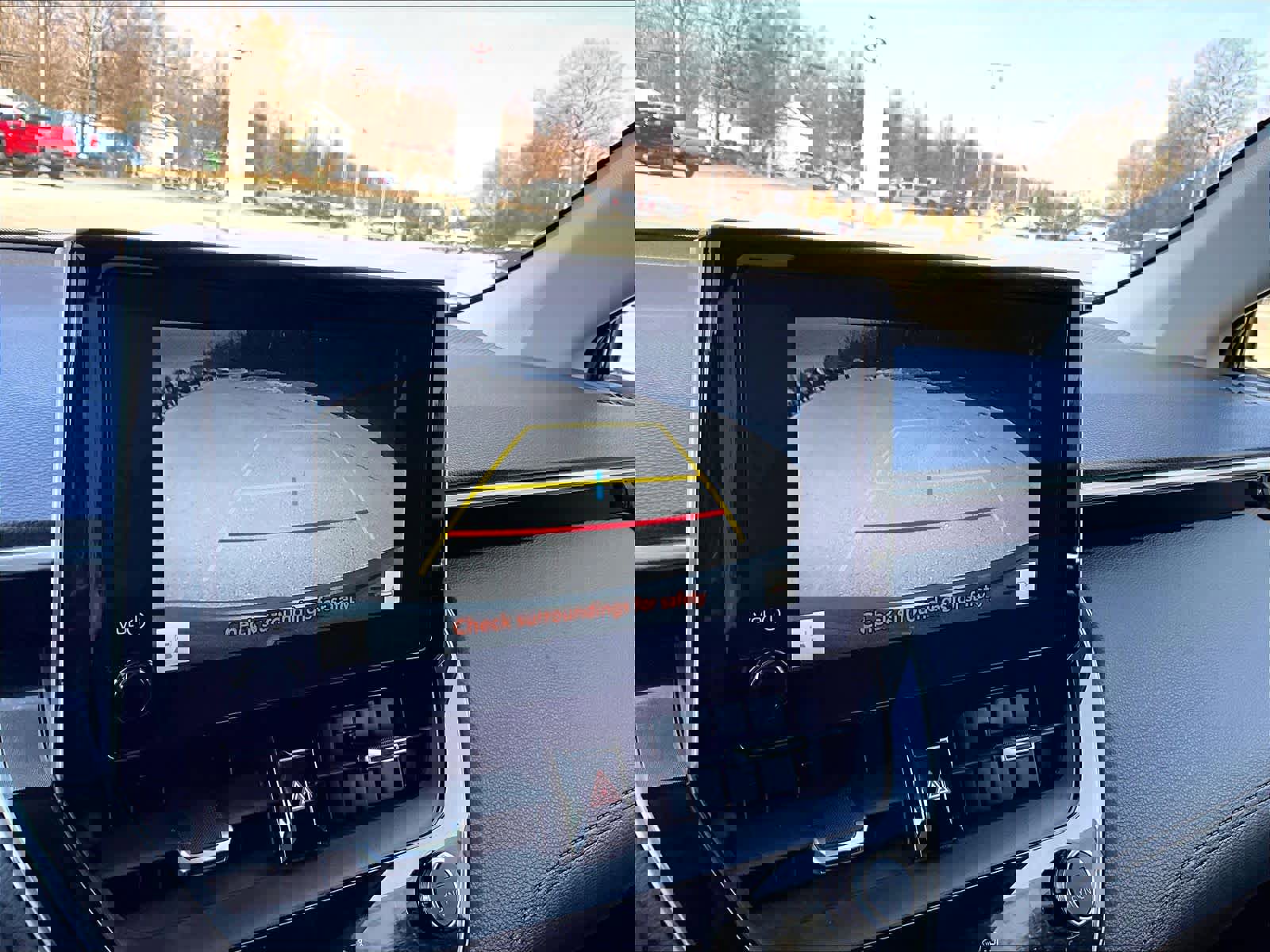 Used 2024 Toyota Corolla Cross XLE w/ Convenience Package image 19