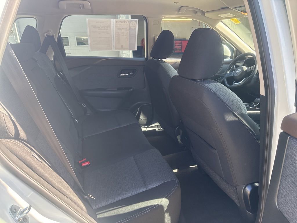 Used 2023 Nissan Rogue SV image 13