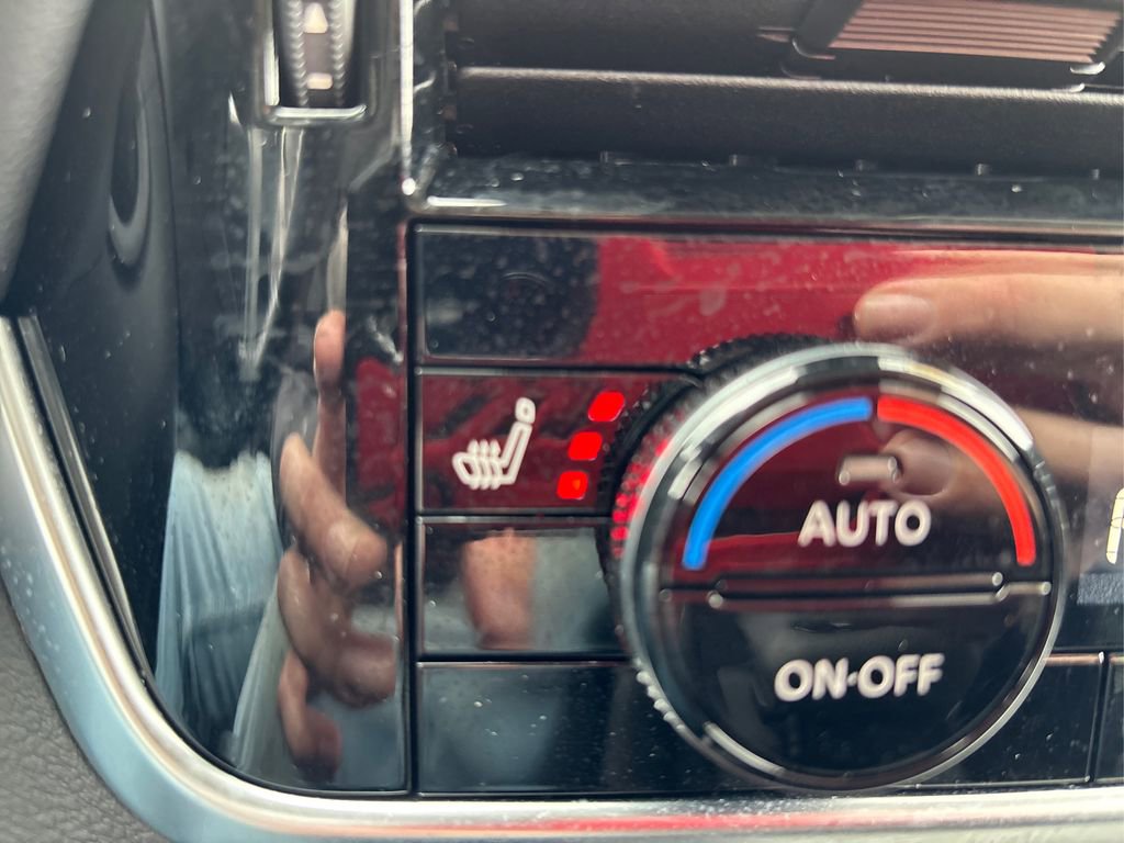 Certified 2025 Nissan Rogue Platinum image 37