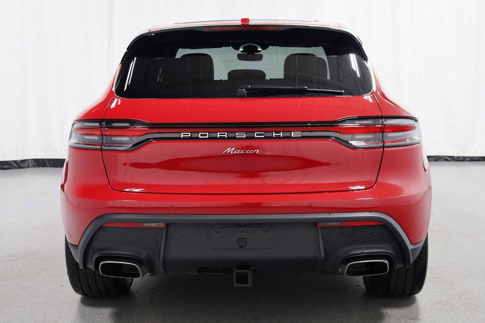 Certified 2025 Porsche Macan image 7