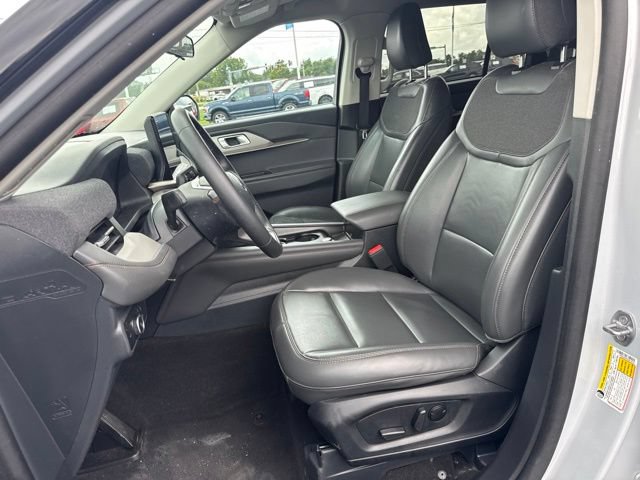 Certified 2025 Ford Explorer Active w/ Active Comfort Package AWD/4WD image 7