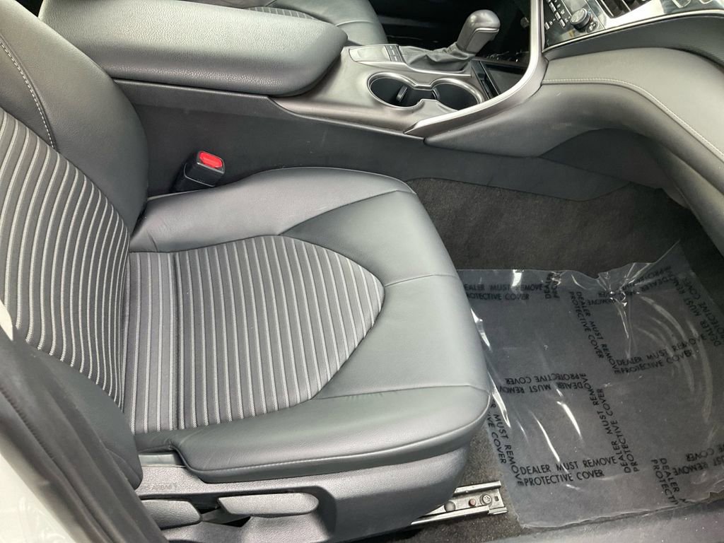Used 2023 Toyota Camry SE image 26