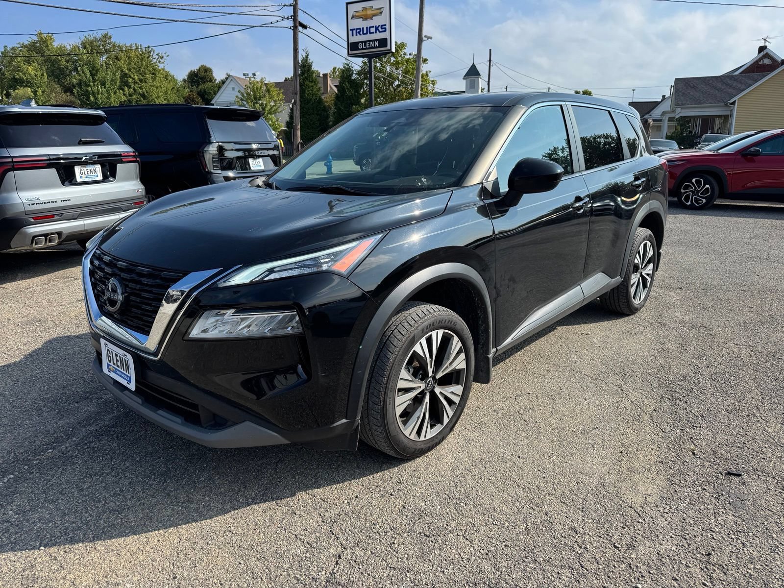 Used 2023 Nissan Rogue SV AWD/4WD image 2