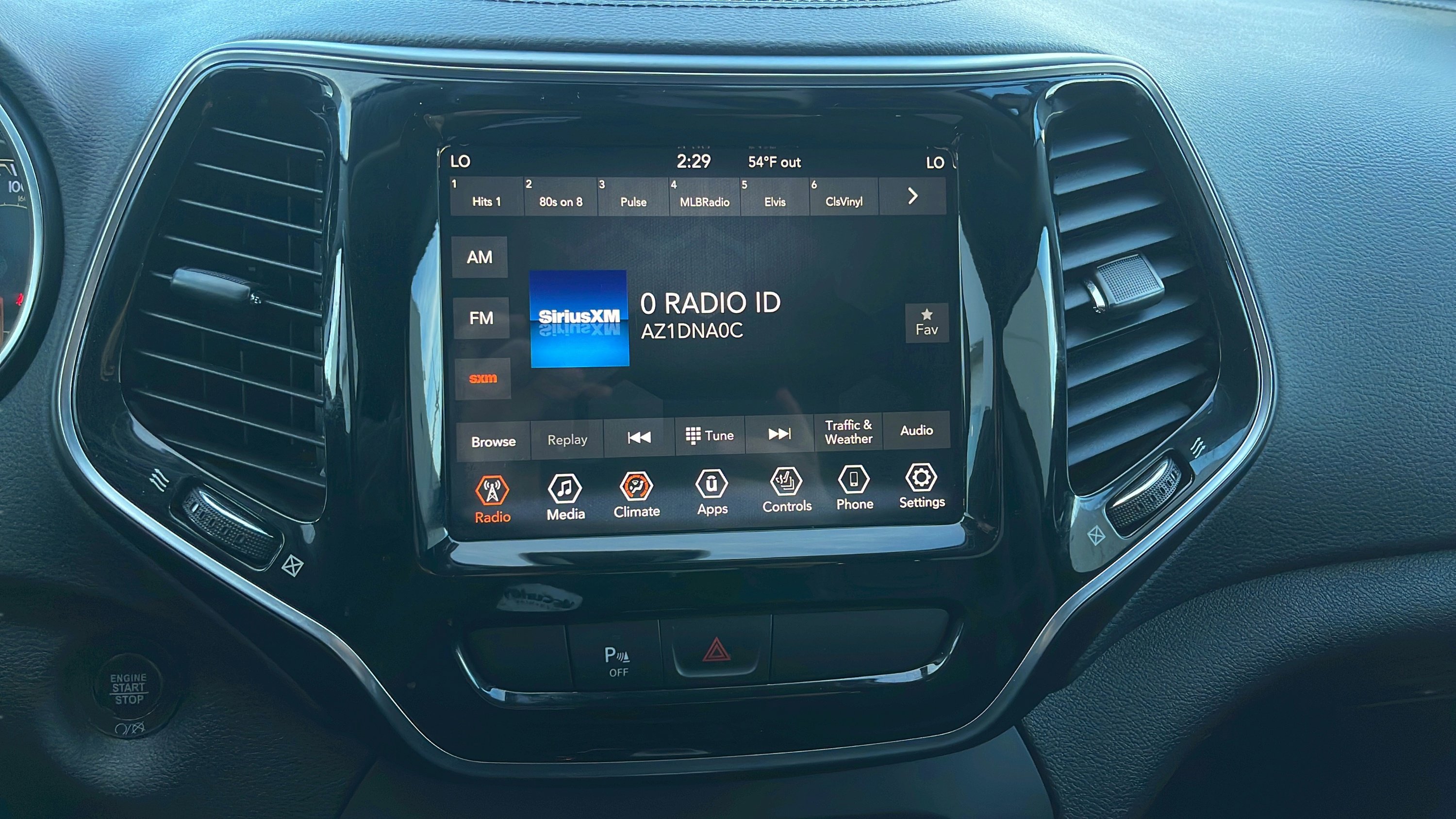 Used 2019 Jeep Cherokee Limited image 28