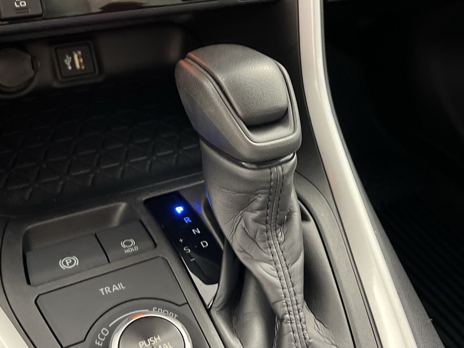Used 2024 Toyota RAV4 XLE w/ Convenience Package AWD/4WD image 21