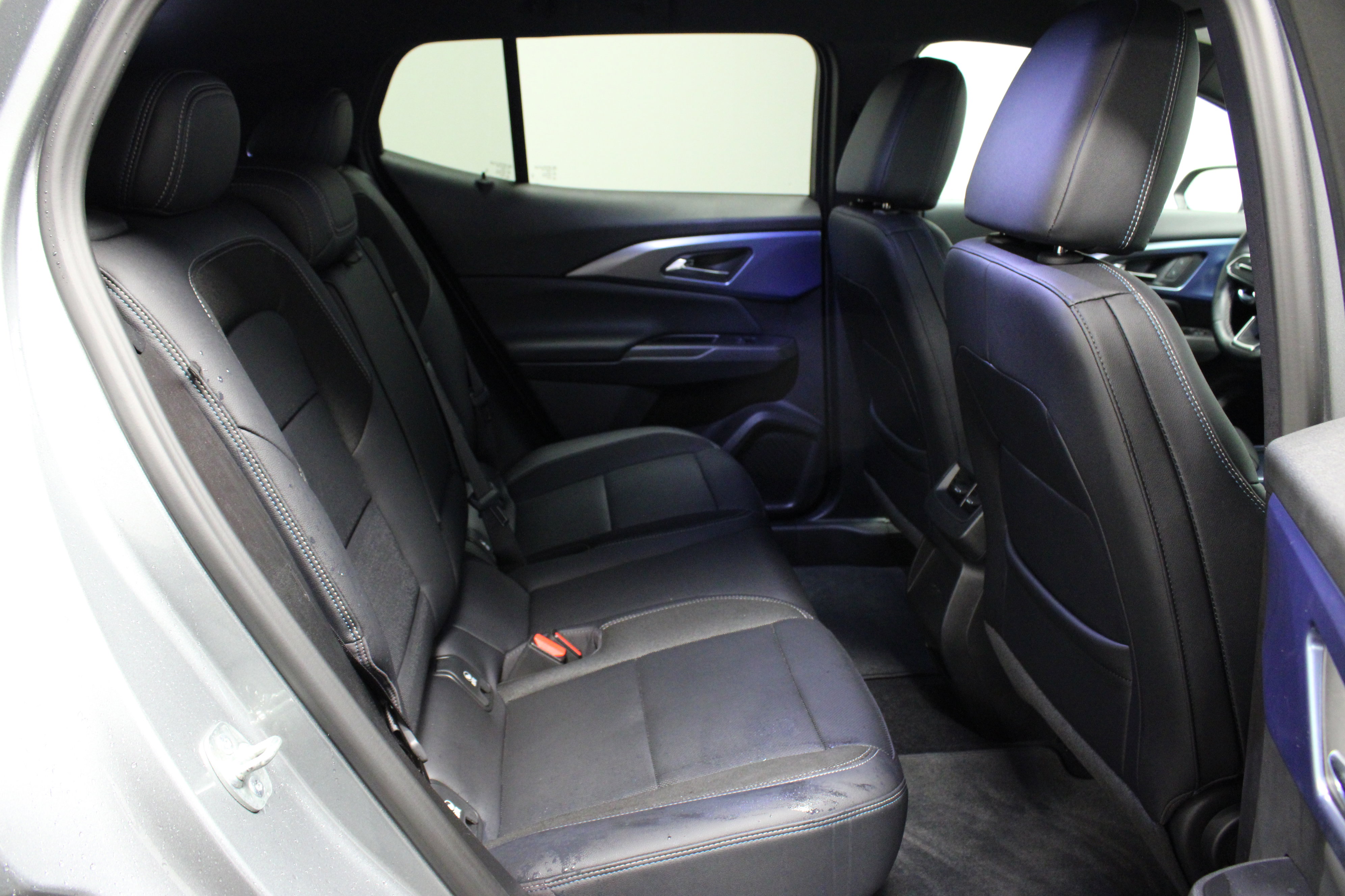 Used 2025 Chevrolet Equinox EV LT w/ Convenience Package image 15