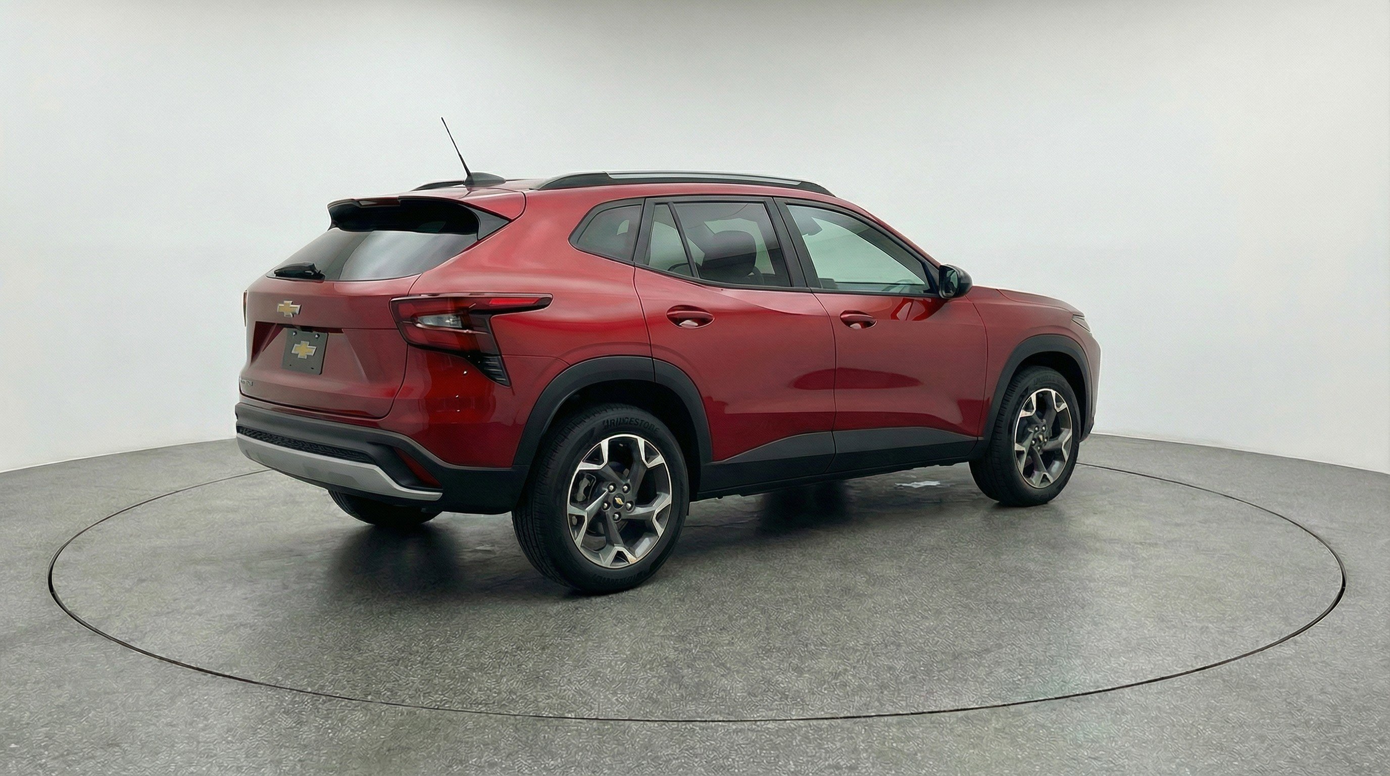 Used 2025 Chevrolet Trax LT image 9