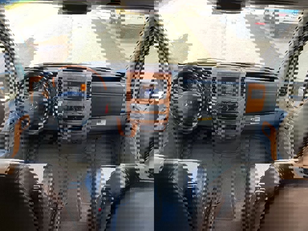 Used 2015 Mercedes-Benz Sprinter 3500 image 15